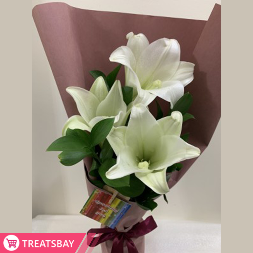 B034 Lily Hand Bouquet