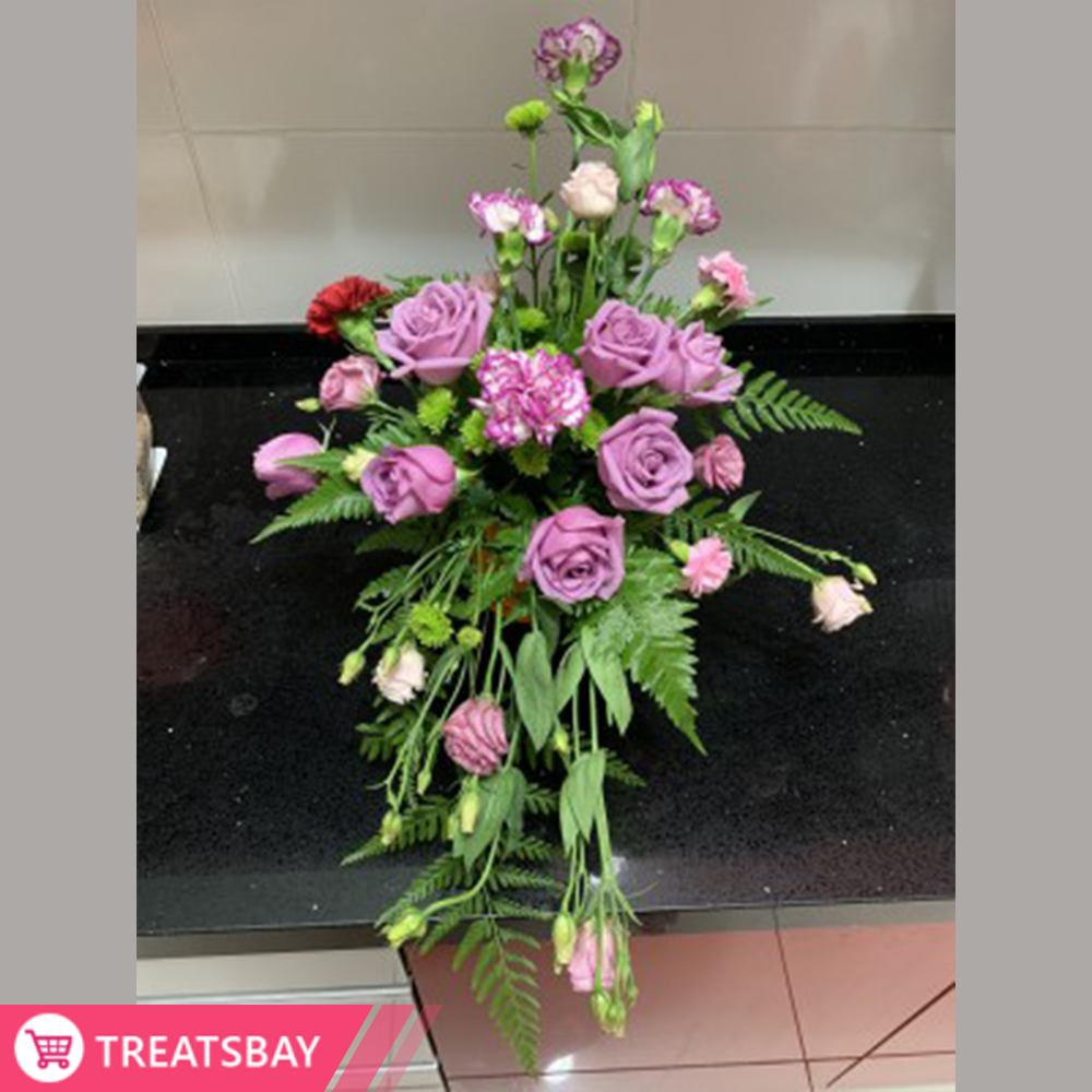 C010 Centerpiece Floral Arrangement