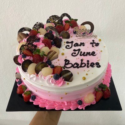 Longan Strawberry Sponge Cake